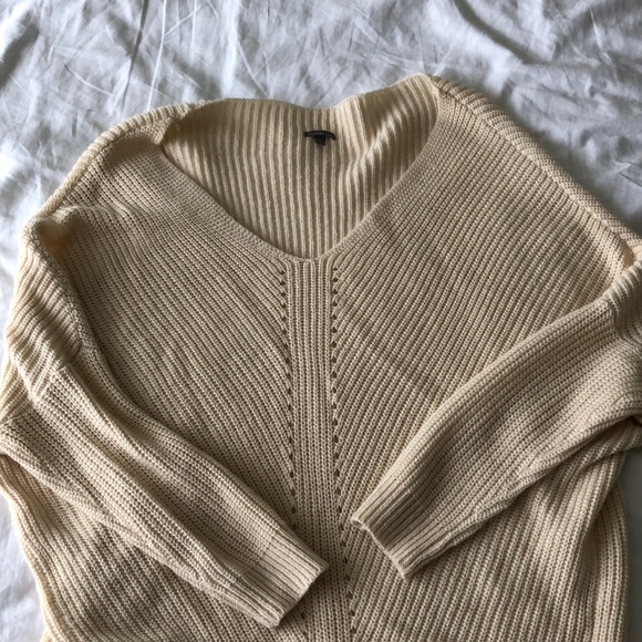 🌼 Slouchy Cream Sweater - Picture 2 of 5
